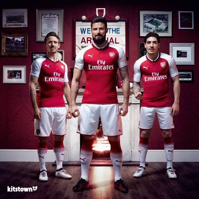 拜仁慕尼黑莱万帽子戏法再创纪录