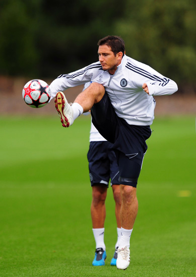 美记：尼克斯对字母哥的报价一直围绕唐斯，但雄鹿不感兴趣