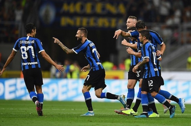 中国篮球历史新篇章！NBL合肥17分大胜CBA江苏队，易立满脸无奈