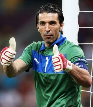 系统局了？柔佛全场狂轰48脚12射正未破门，海港仅6脚射门