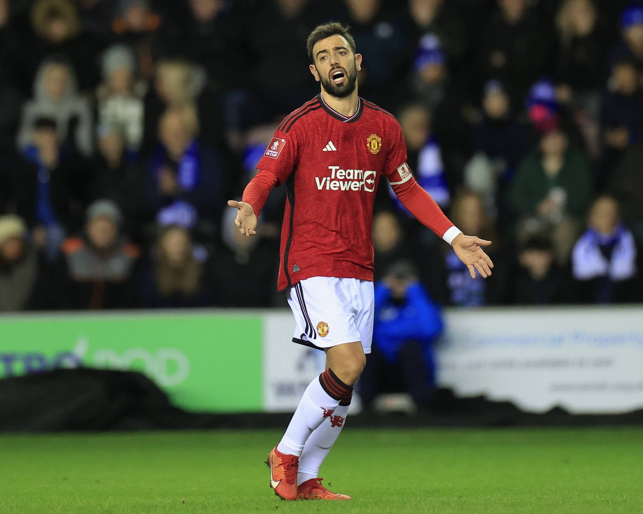 王楚钦为何仰天大笑？原因找到，谁注意孙颖莎的反应