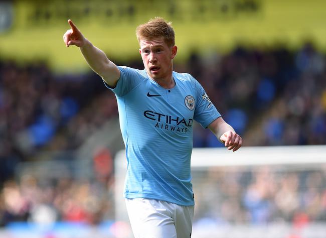 说啥了？詹姆斯把独行侠替补席逗得笑翻天